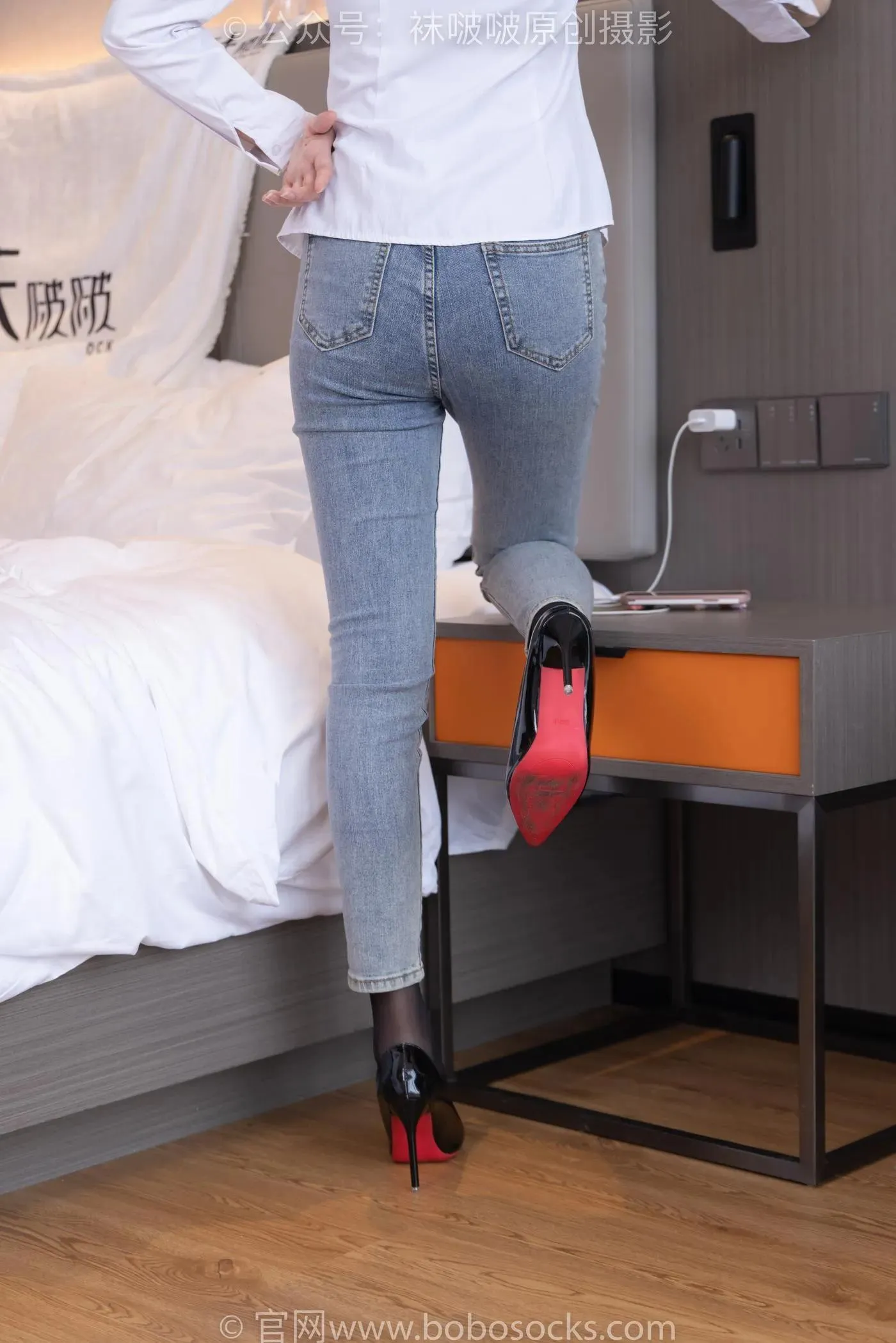 [BoBoSocks袜啵啵]NO.181 小甜豆-高跟鞋、黑丝、裤里丝 [134P]插图